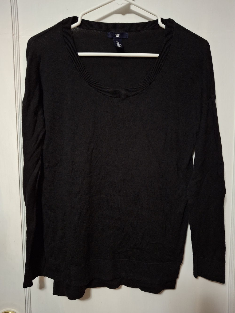 Gap Women's Black Scoop Neck Sweater